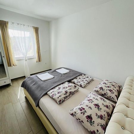 Apartments Jagodje イゾラ エクステリア 写真
