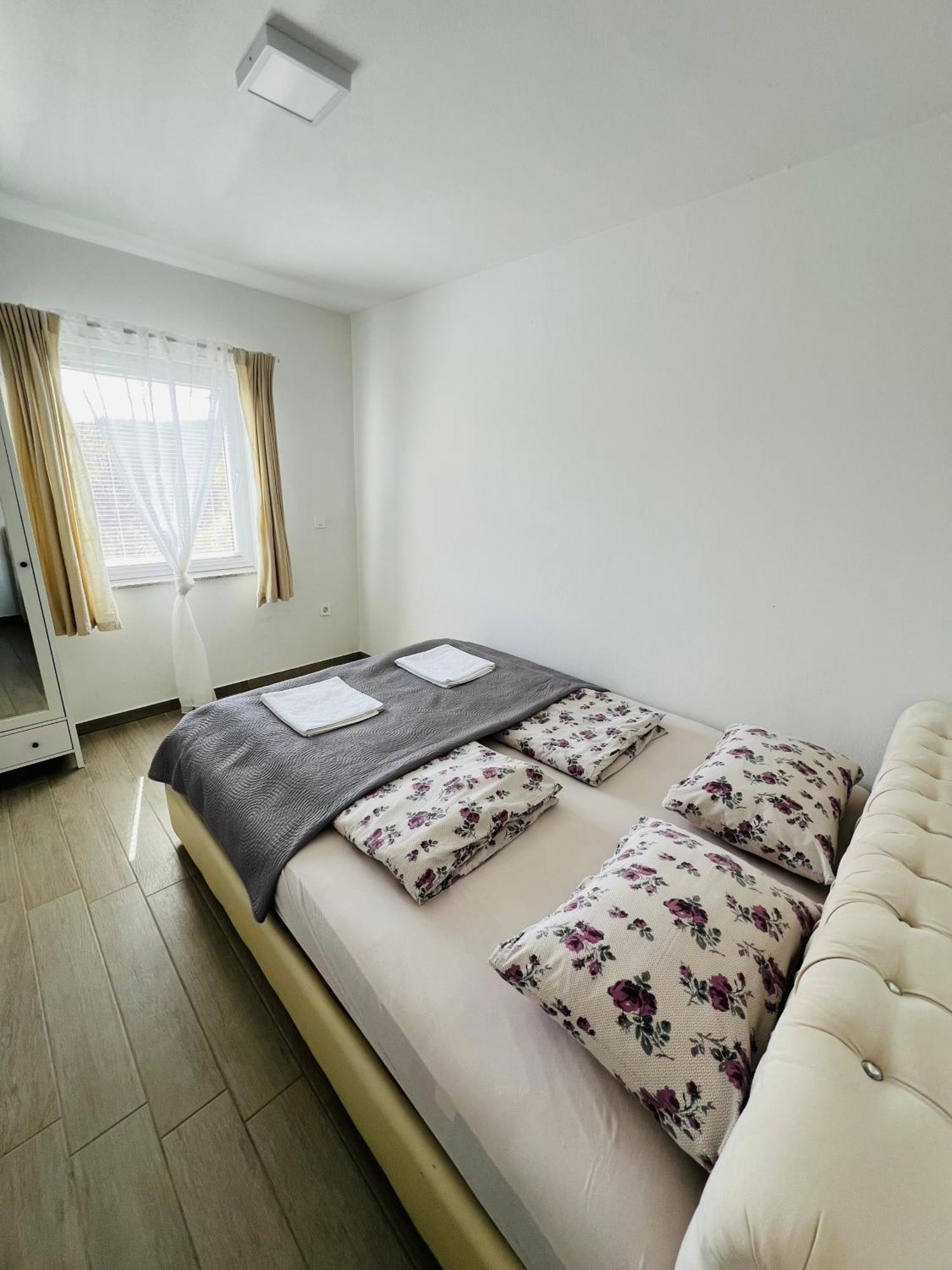Apartments Jagodje イゾラ エクステリア 写真